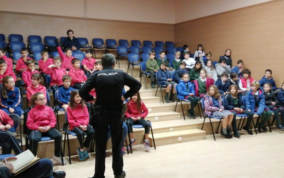 La Policía viene a vernos ?