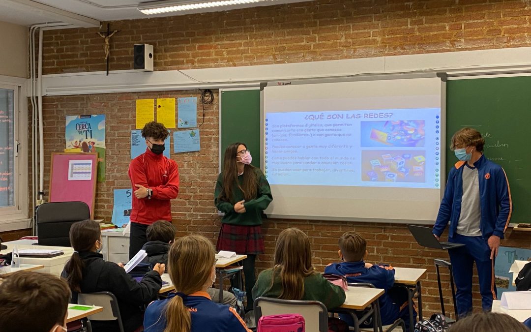 Los alumnos TIC actuando